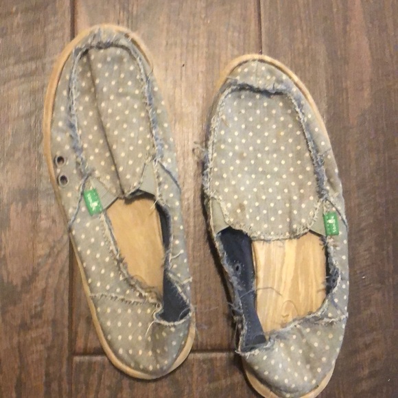 Sanuk Shoes - Size 8 Sanuk